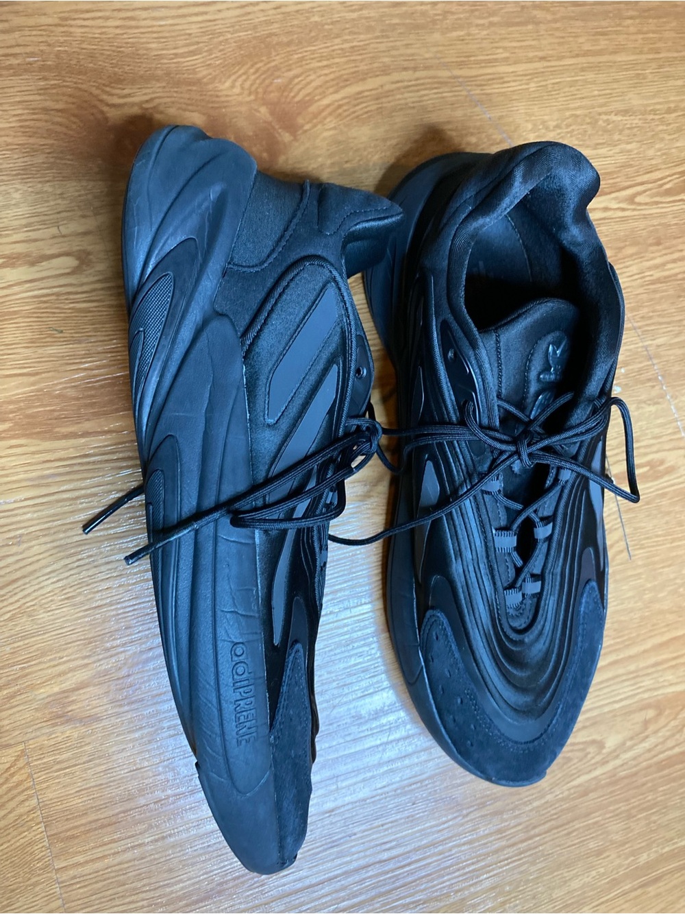 adidas Men's Black Low-Profile Running Sneakers